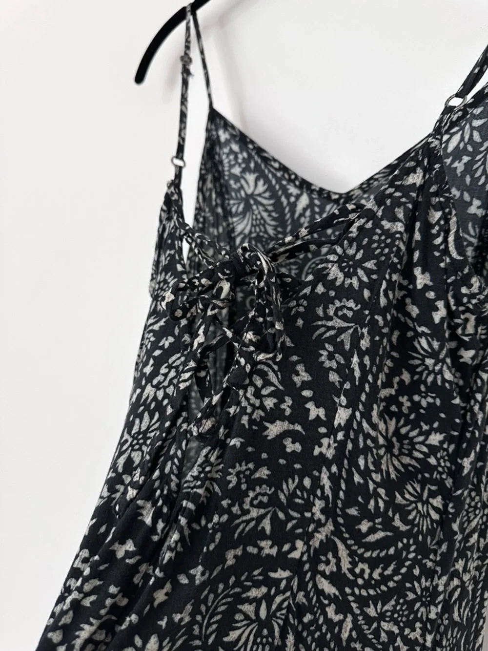 Abercrombie & Fitch V-Neck Flowy Maxi Dress